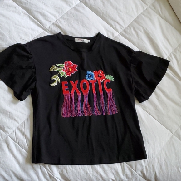 Exotic embroidered sign black t shirt - Picture 3 of 8